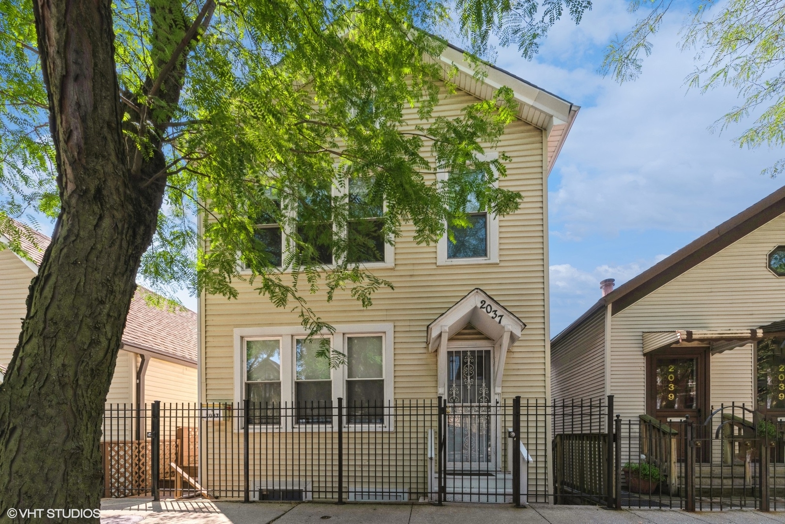 2037 W Cullerton Street Unit: 2