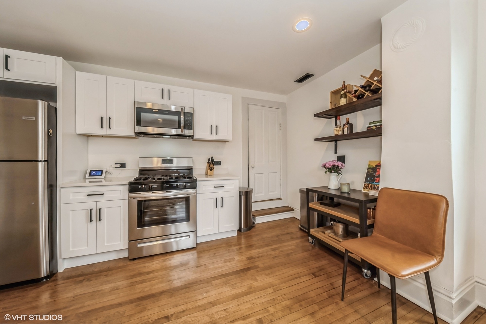 2037 W Cullerton Street Unit: 2