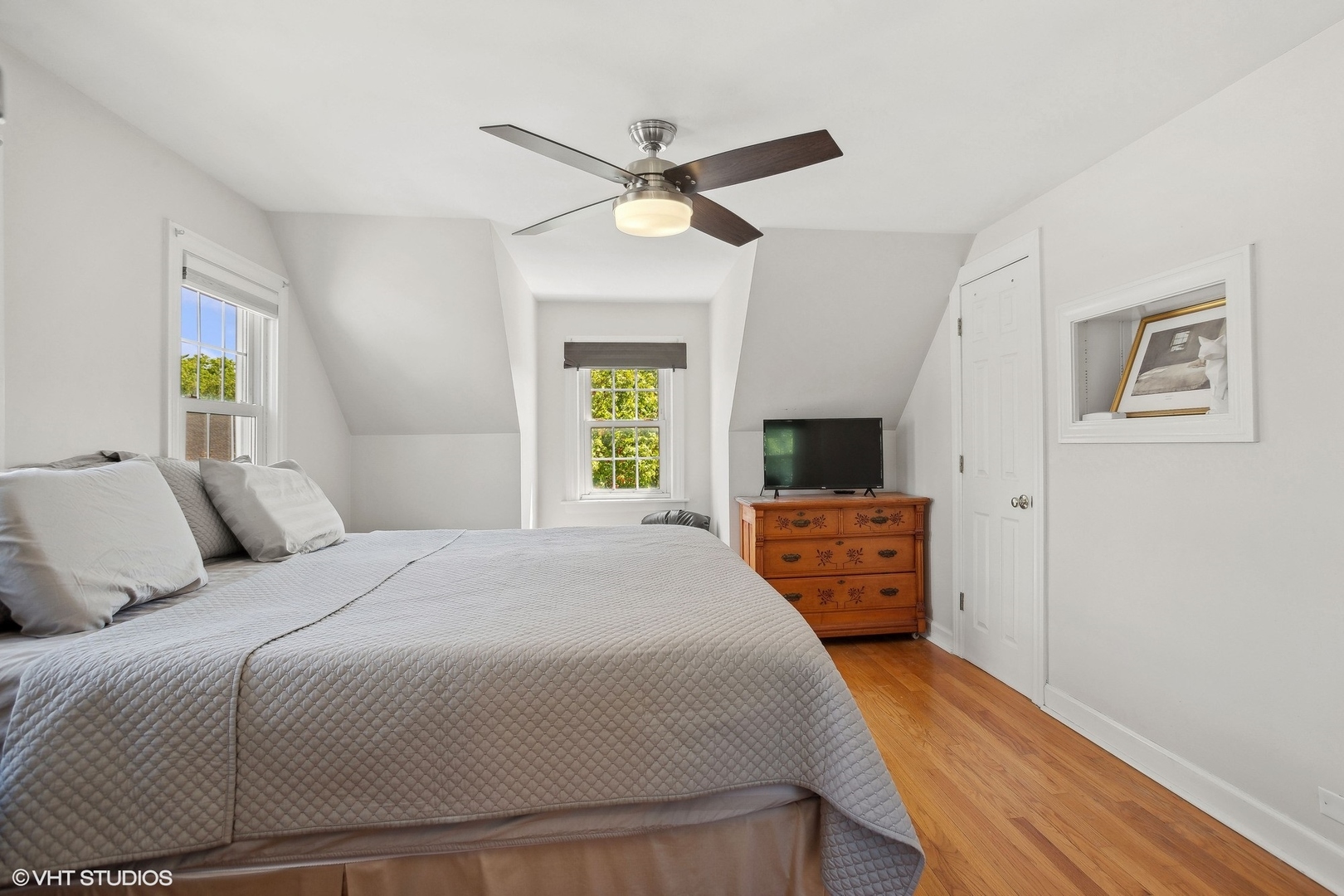 296 N Ridgeland Avenue