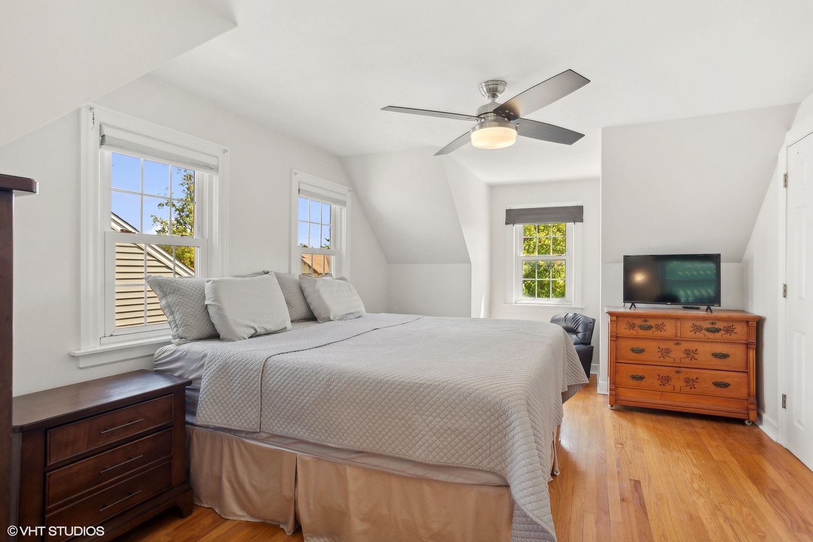 296 N Ridgeland Avenue