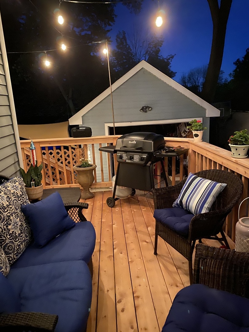 15 W Greenfield Avenue