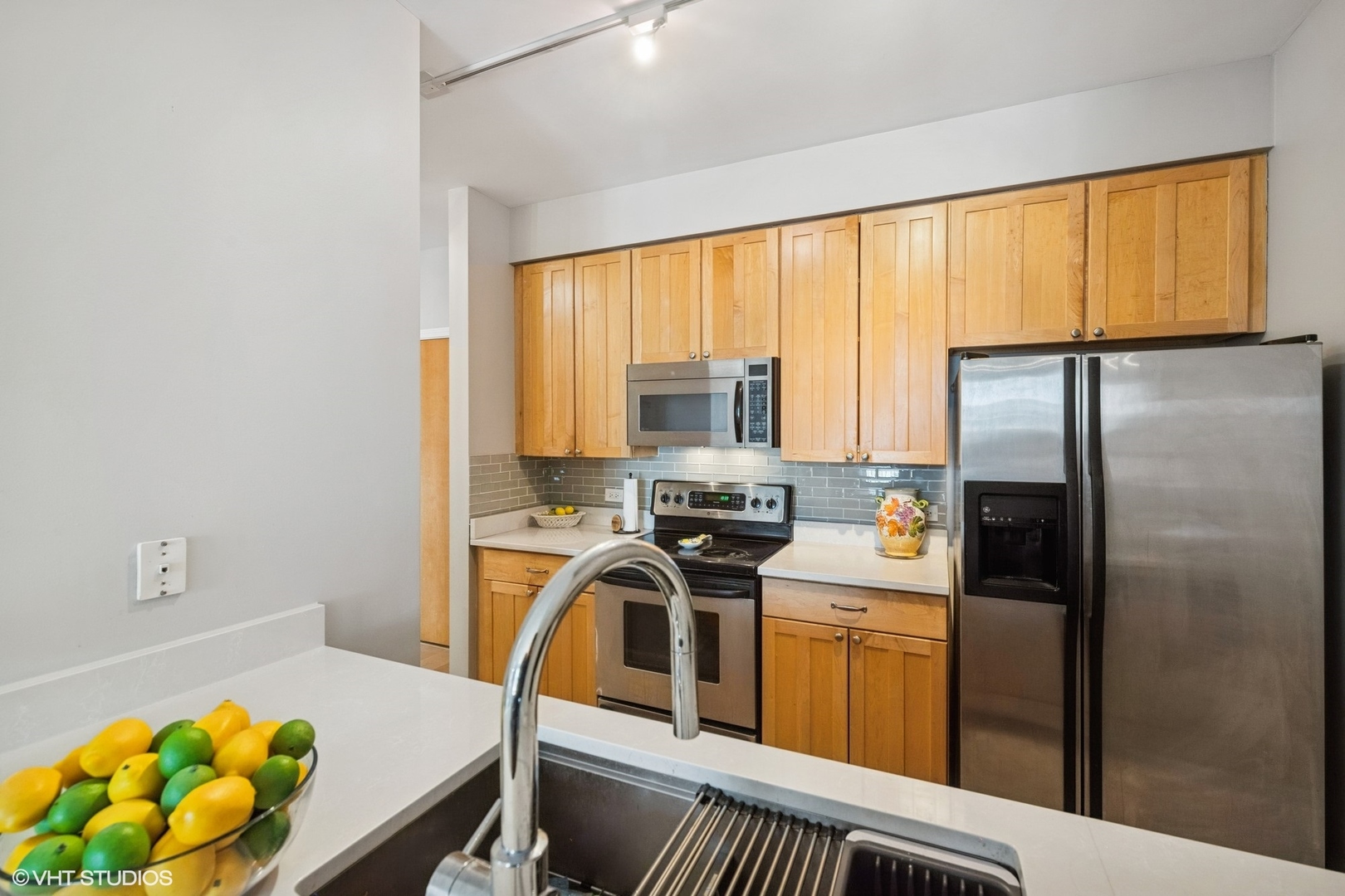 421 W HURON Street Unit: 602