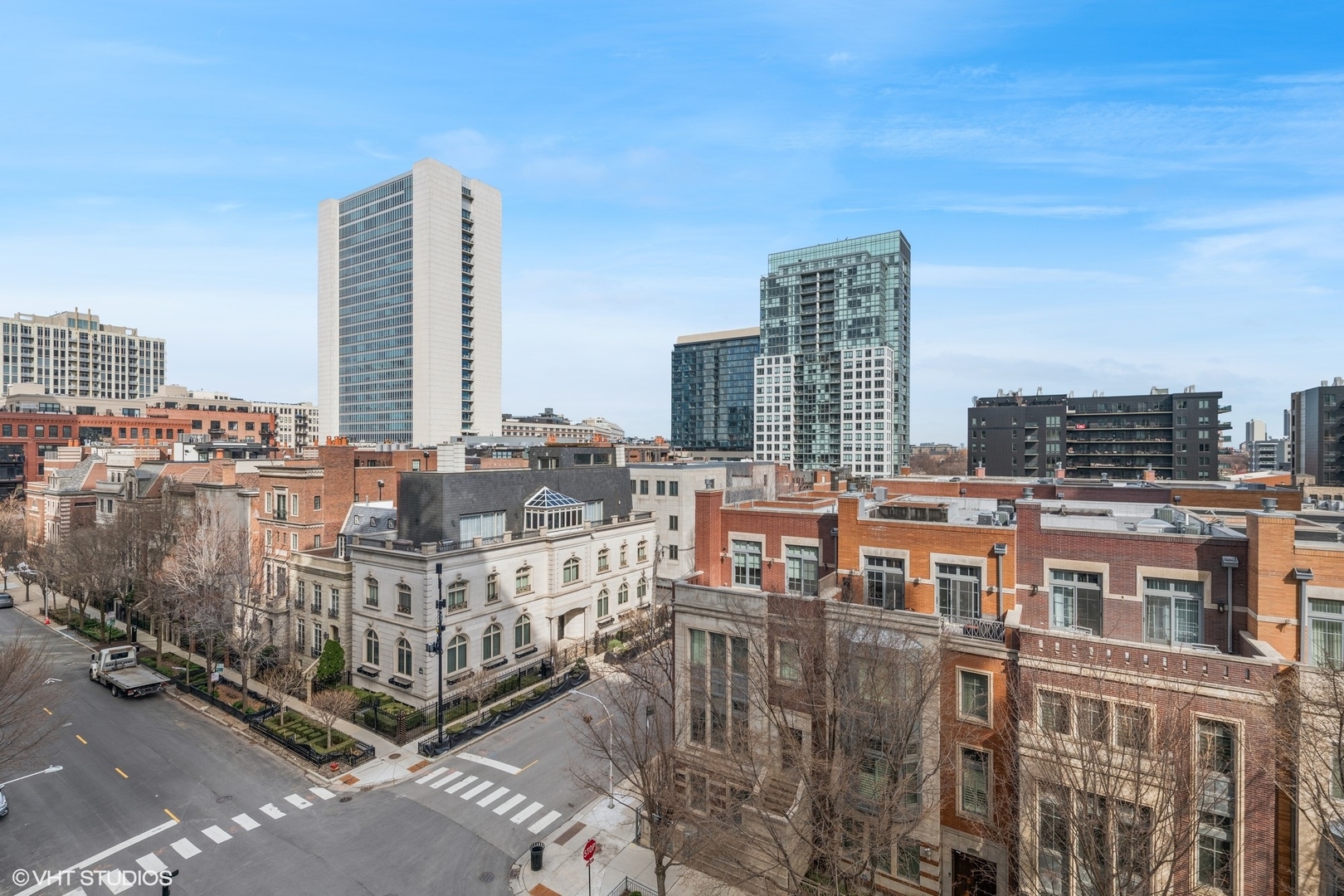 421 W HURON Street Unit: 602