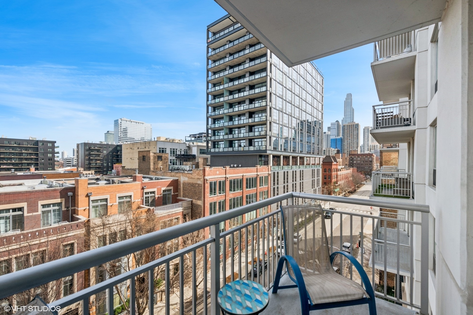 421 W HURON Street Unit: 602