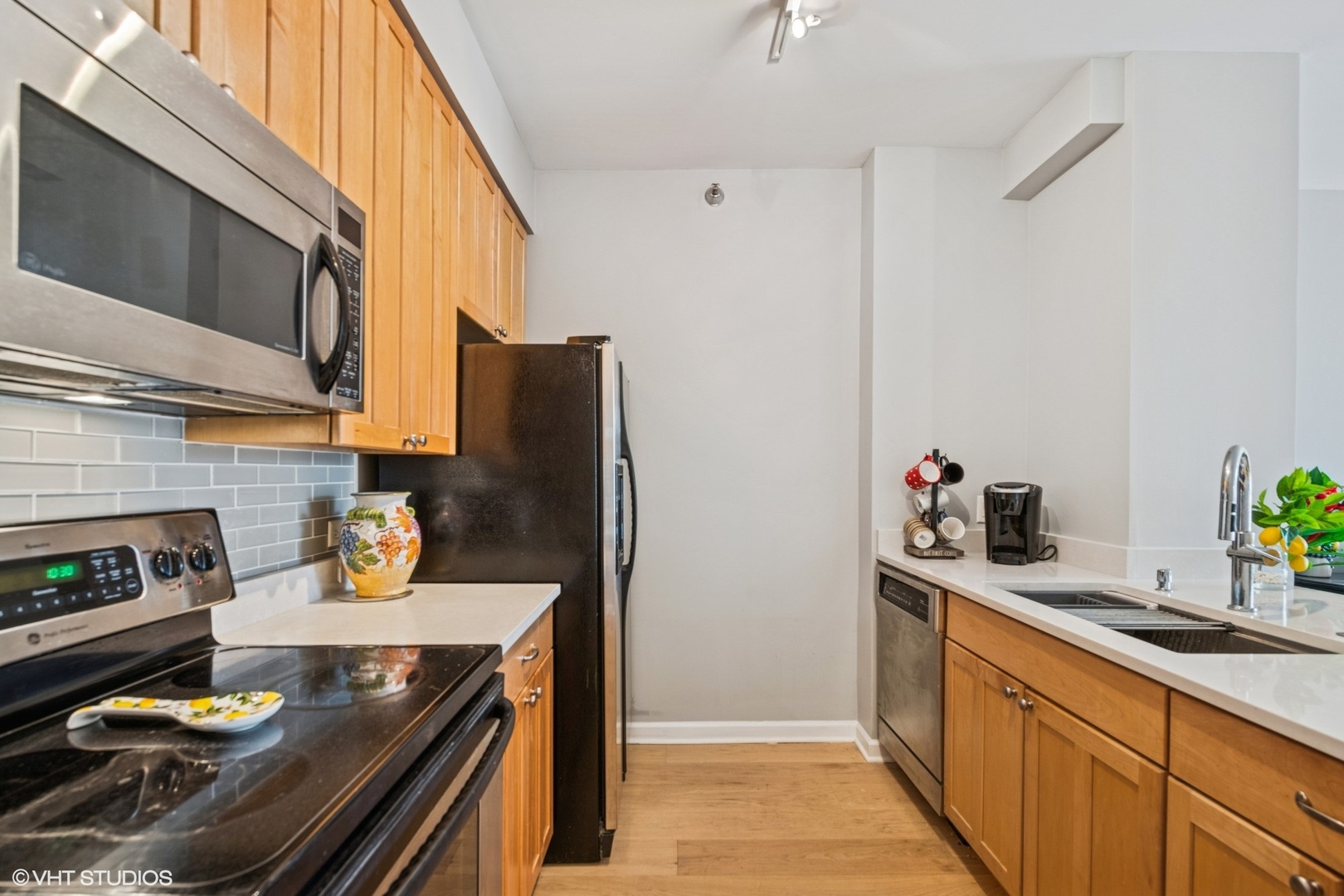 421 W HURON Street Unit: 602