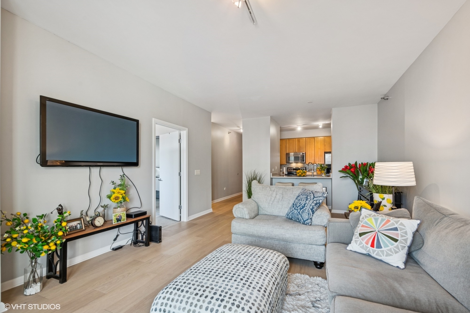 421 W HURON Street Unit: 602