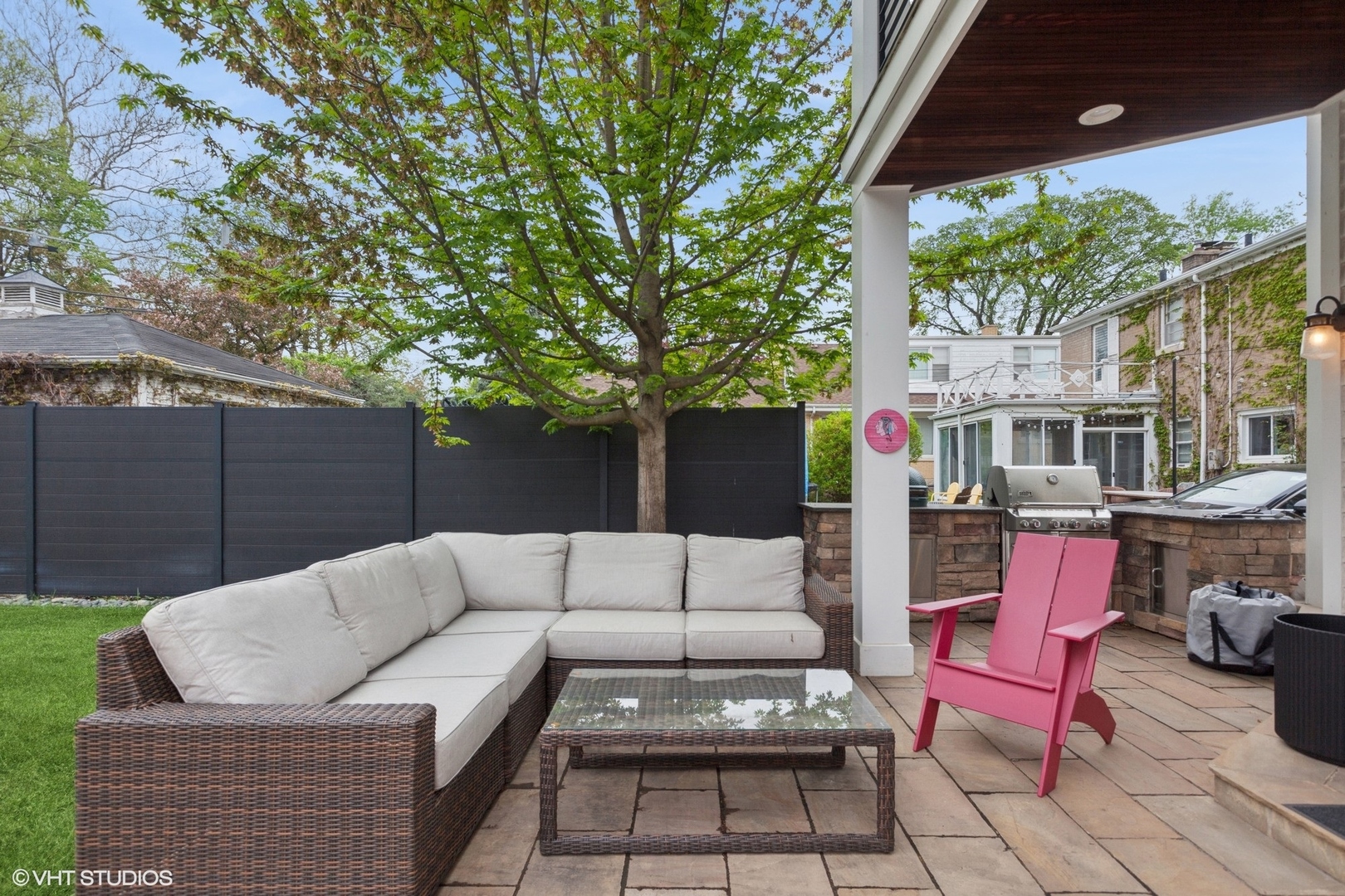 282 E Adelia Street
