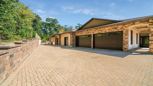 401 Lillemor Lane