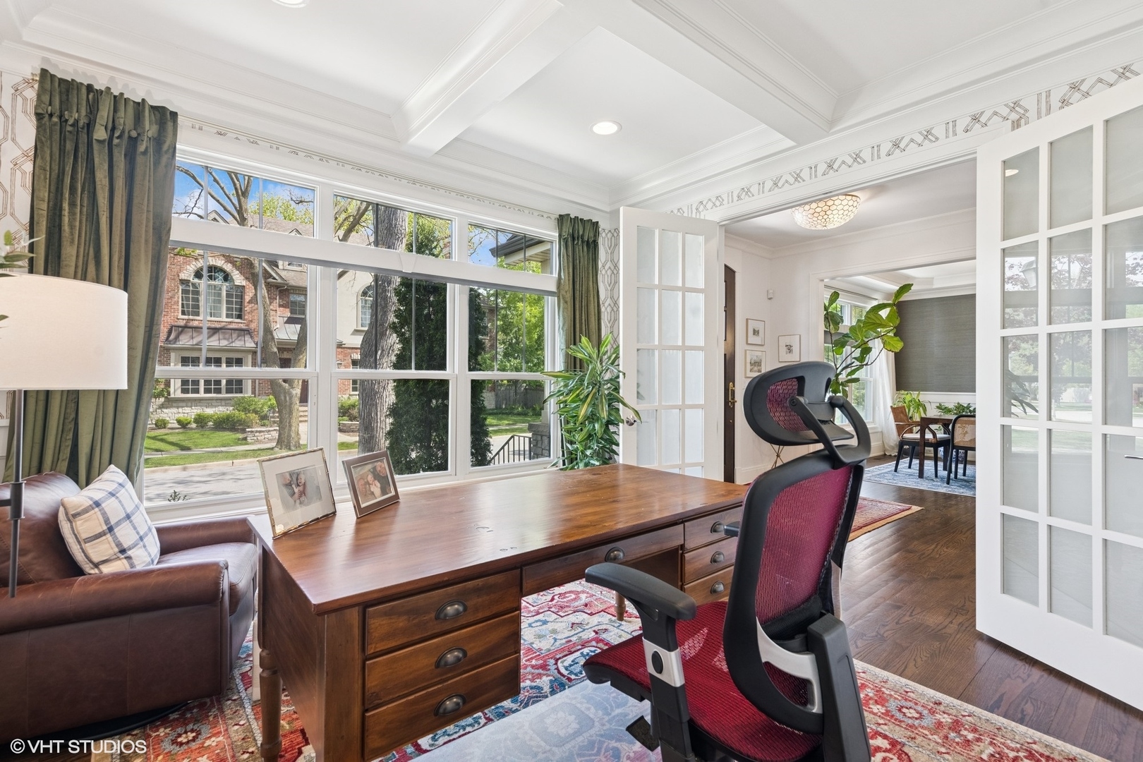 236 W Crescent Avenue