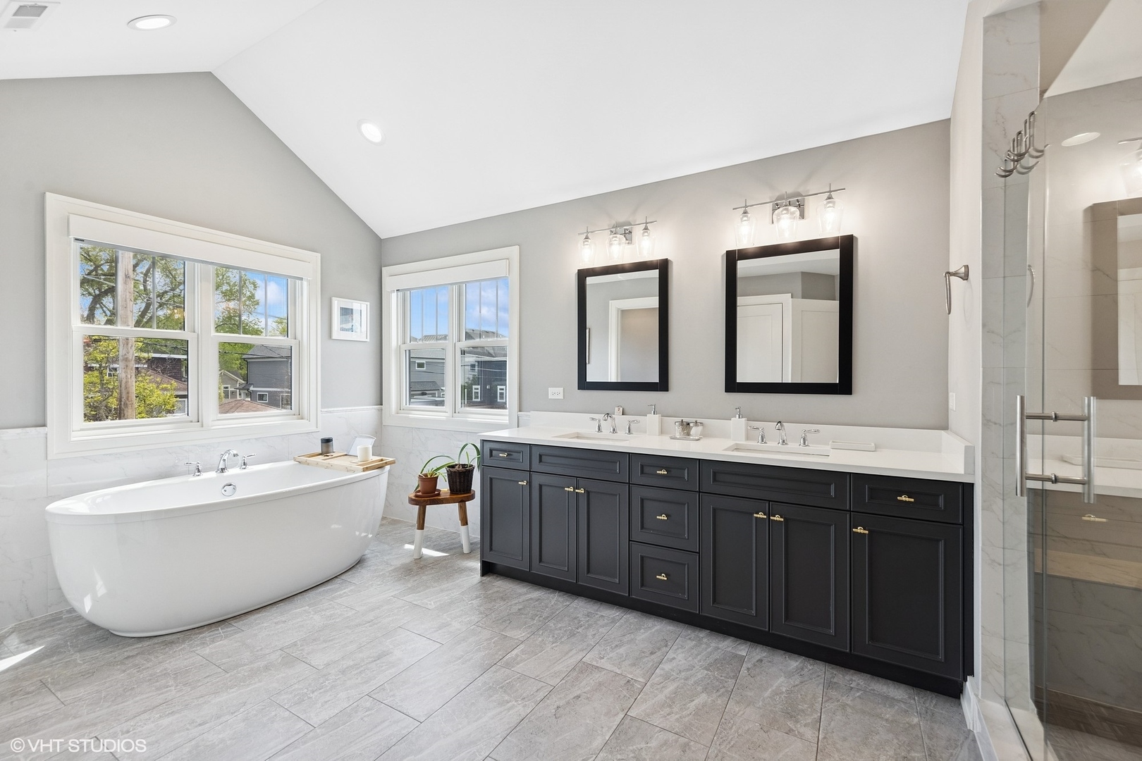 236 W Crescent Avenue