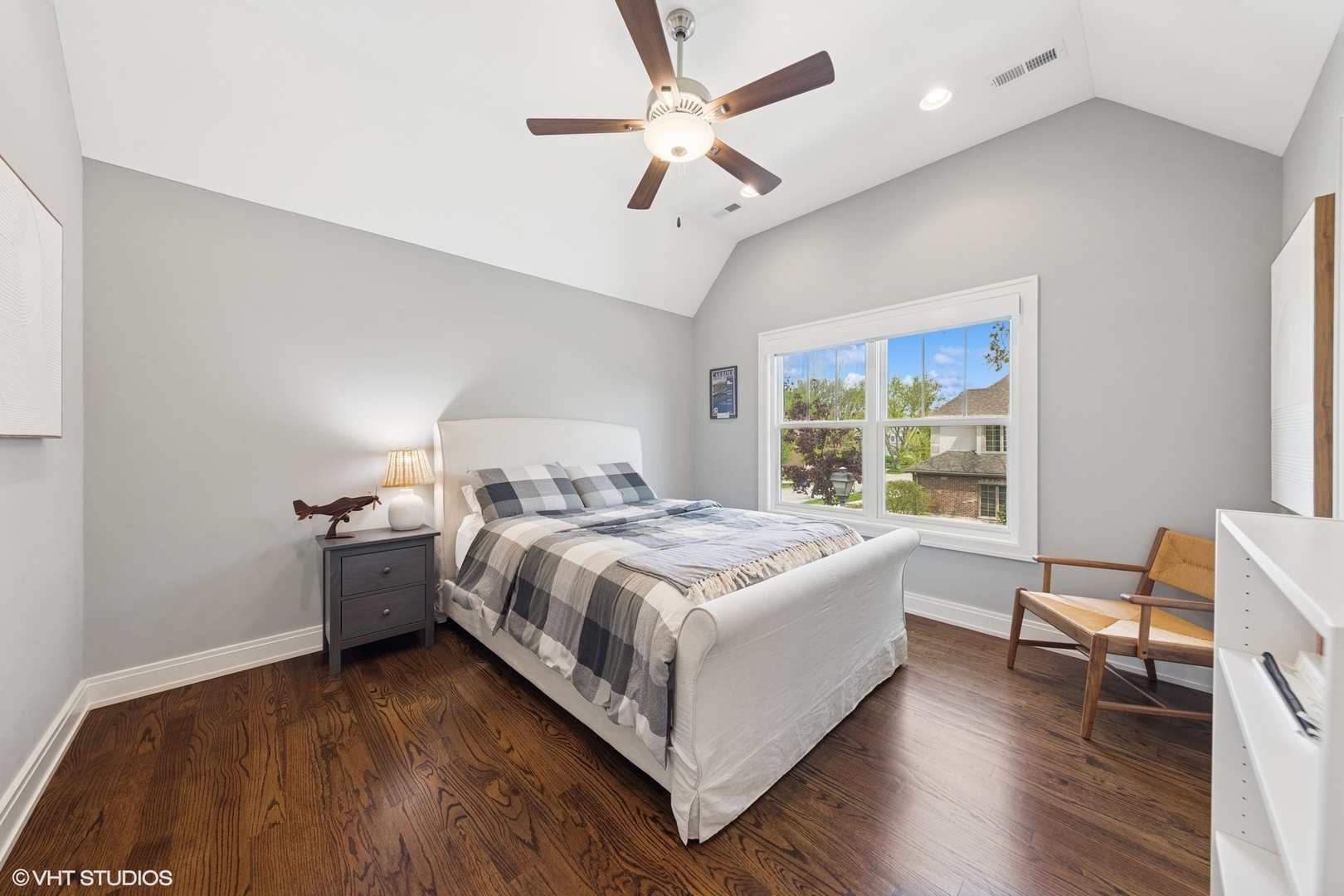 236 W Crescent Avenue