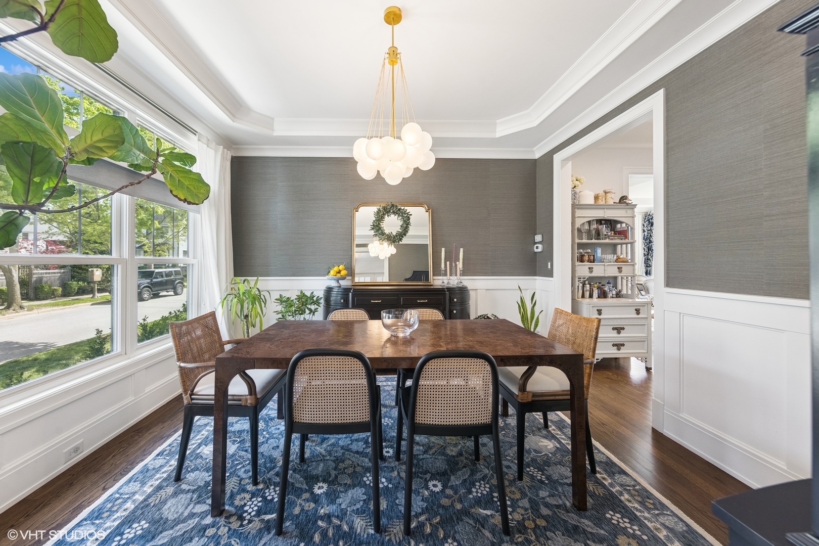 236 W Crescent Avenue