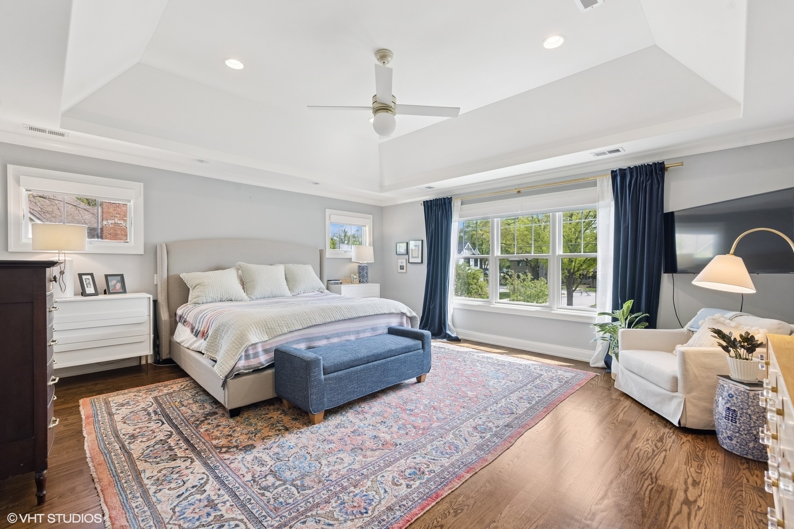 236 W Crescent Avenue