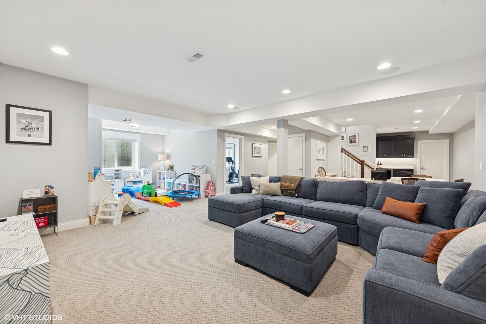 236 W Crescent Avenue