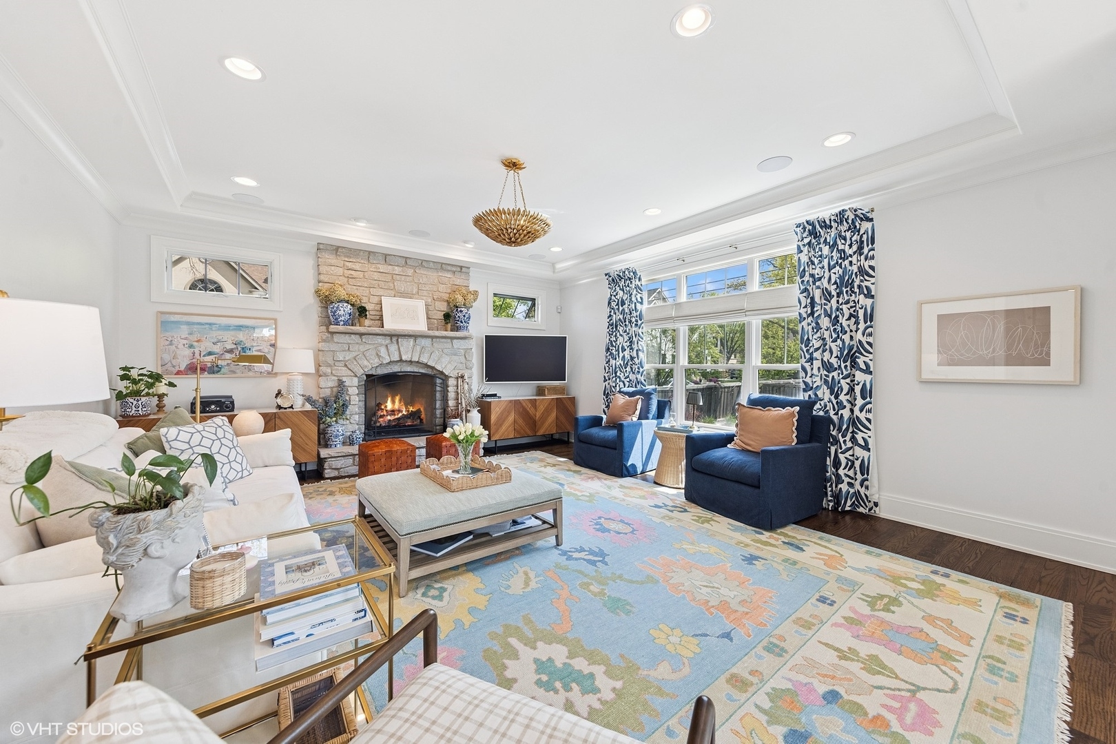 236 W Crescent Avenue