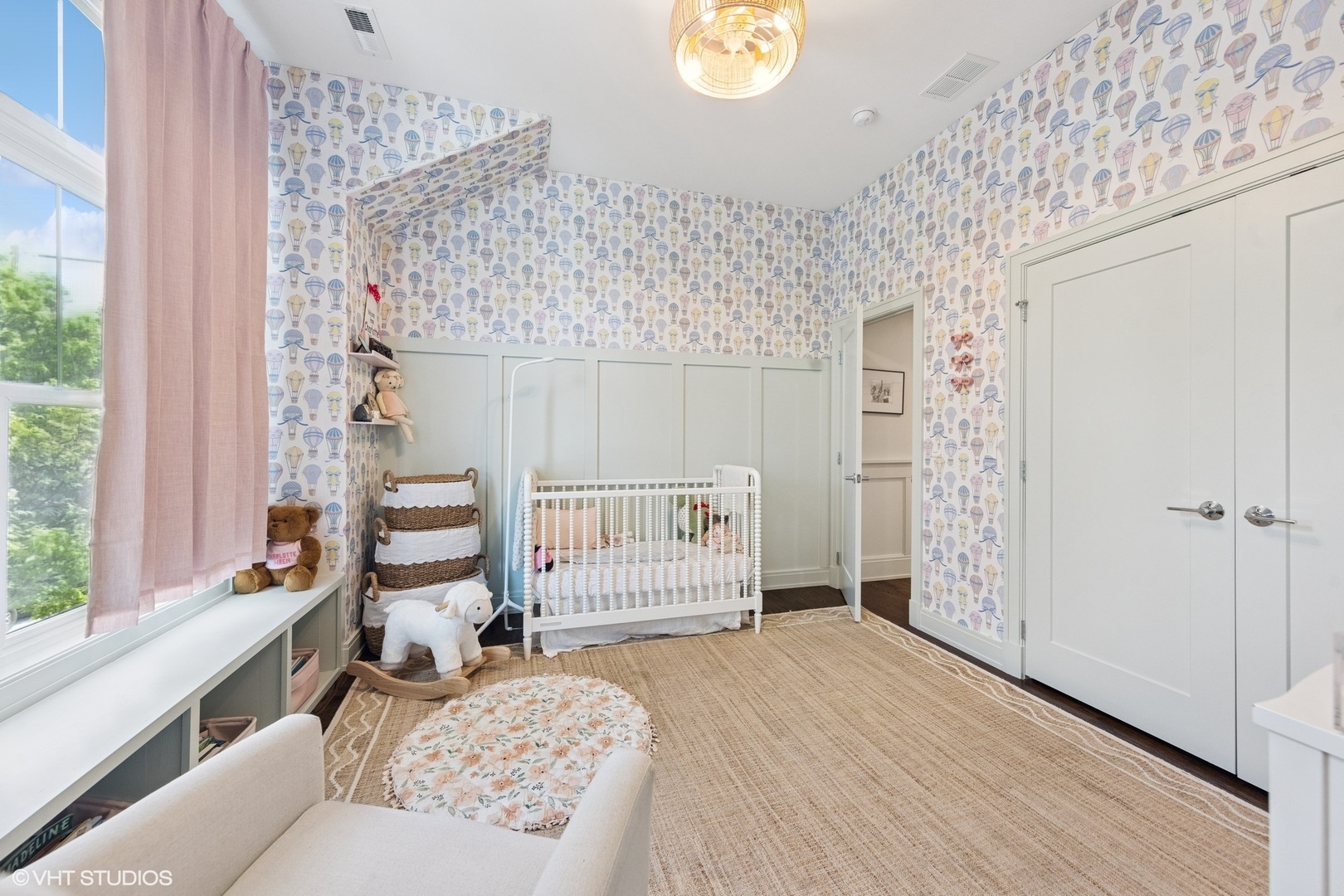 236 W Crescent Avenue