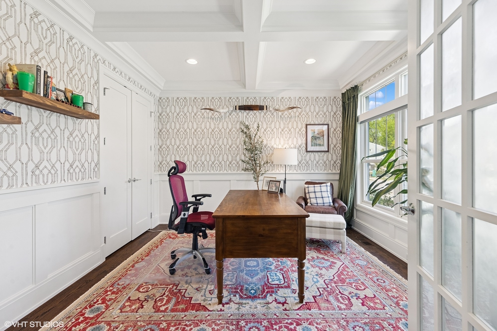 236 W Crescent Avenue