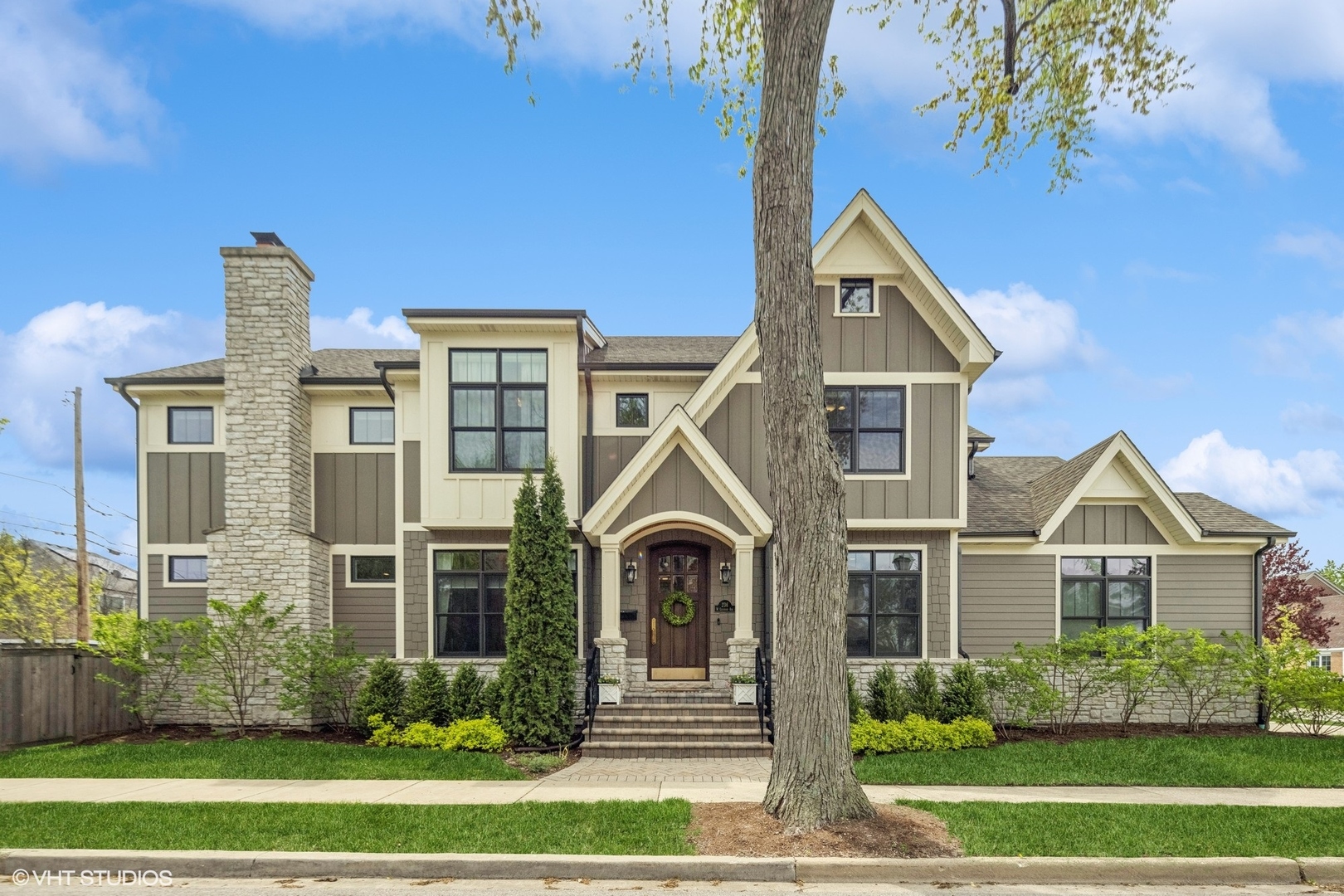 236 W Crescent Avenue