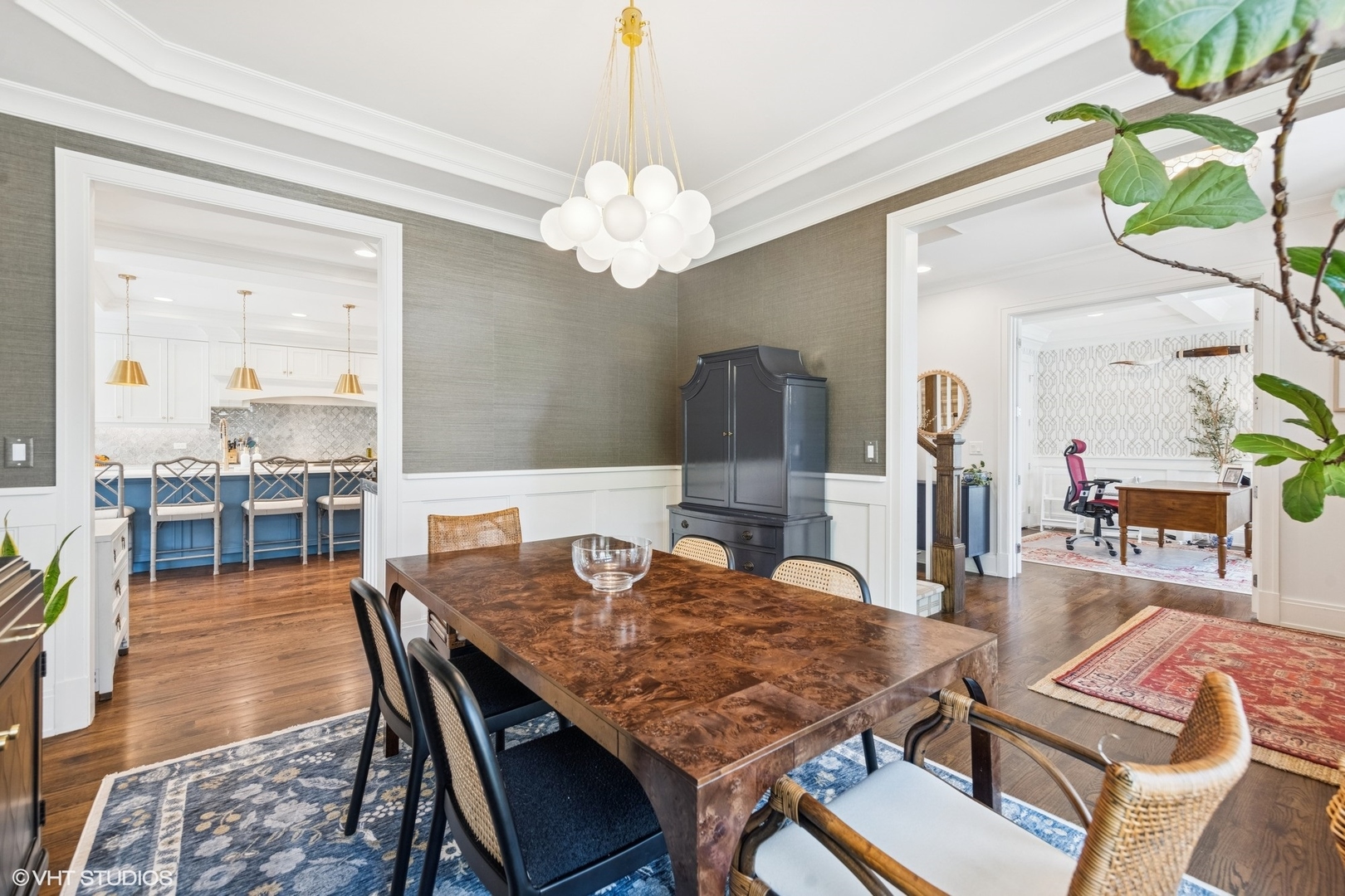 236 W Crescent Avenue