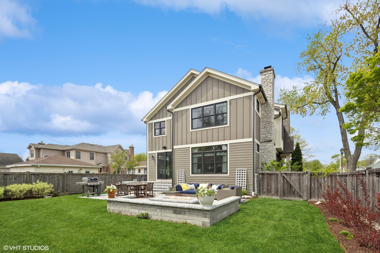 236 W Crescent Avenue