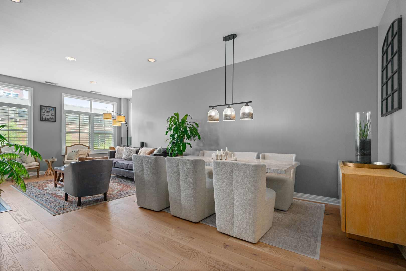 550 W Fulton Street Unit: 303