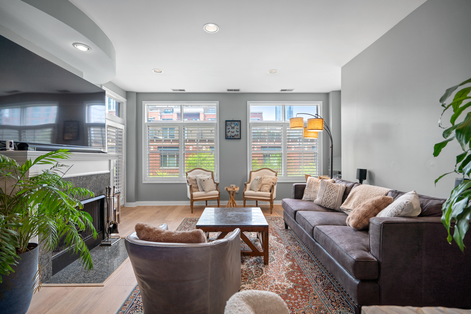 550 W Fulton Street Unit: 303