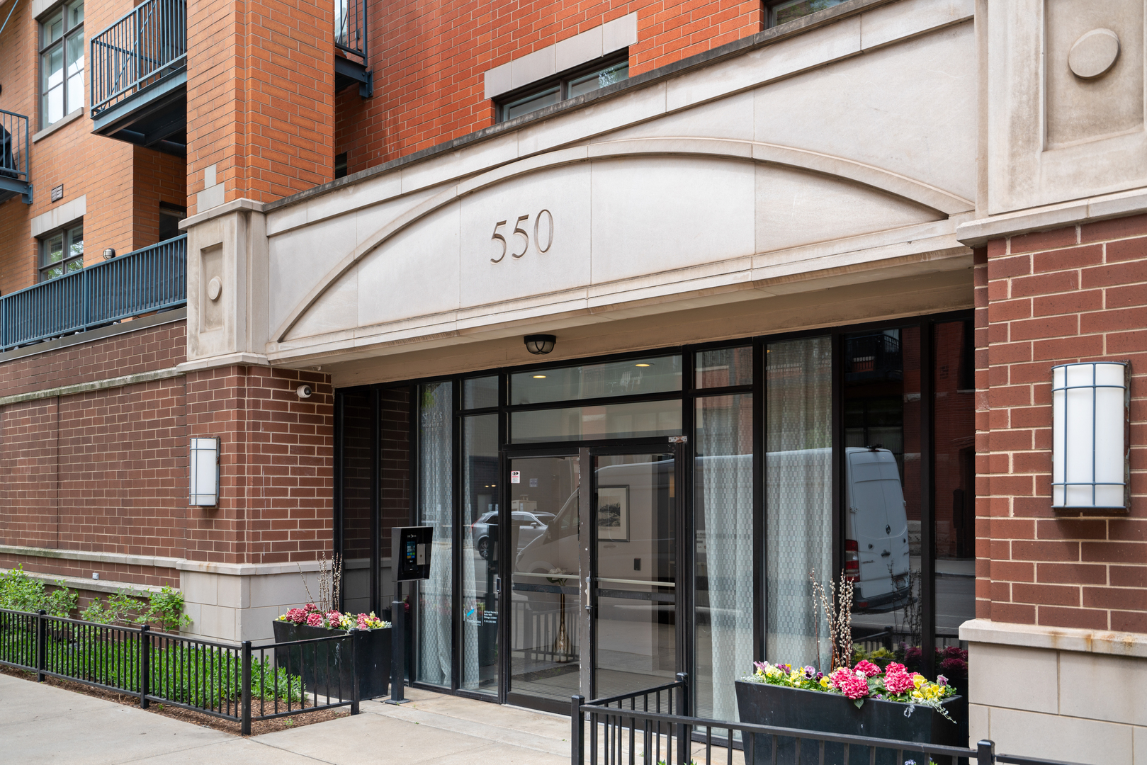 550 W Fulton Street Unit: 303