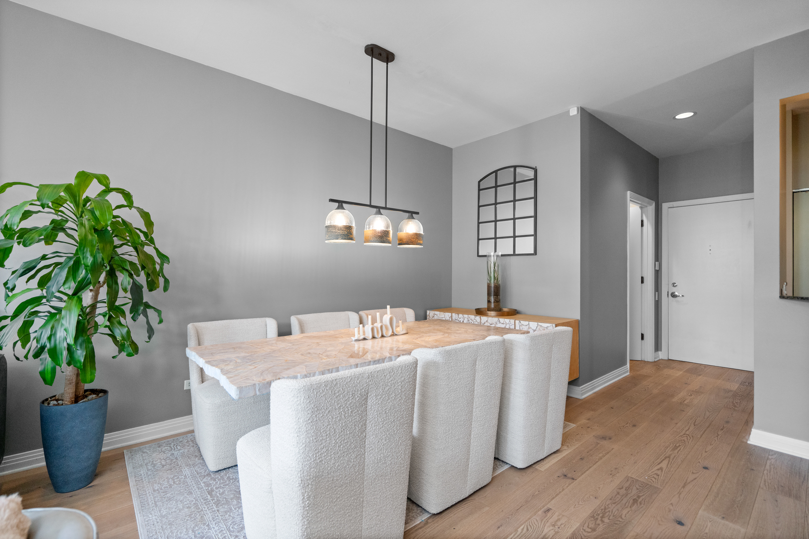 550 W Fulton Street Unit: 303