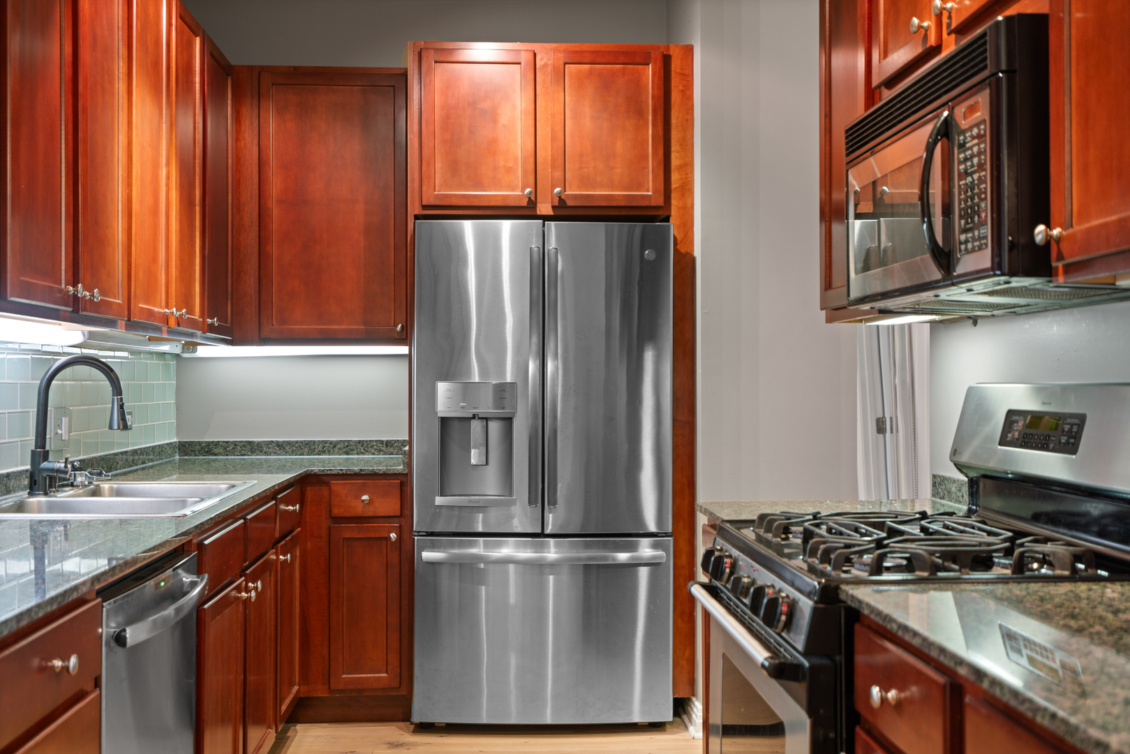 550 W Fulton Street Unit: 303