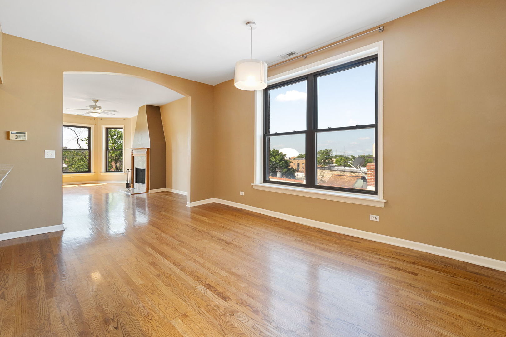 2332 W Huron Street Unit: 4