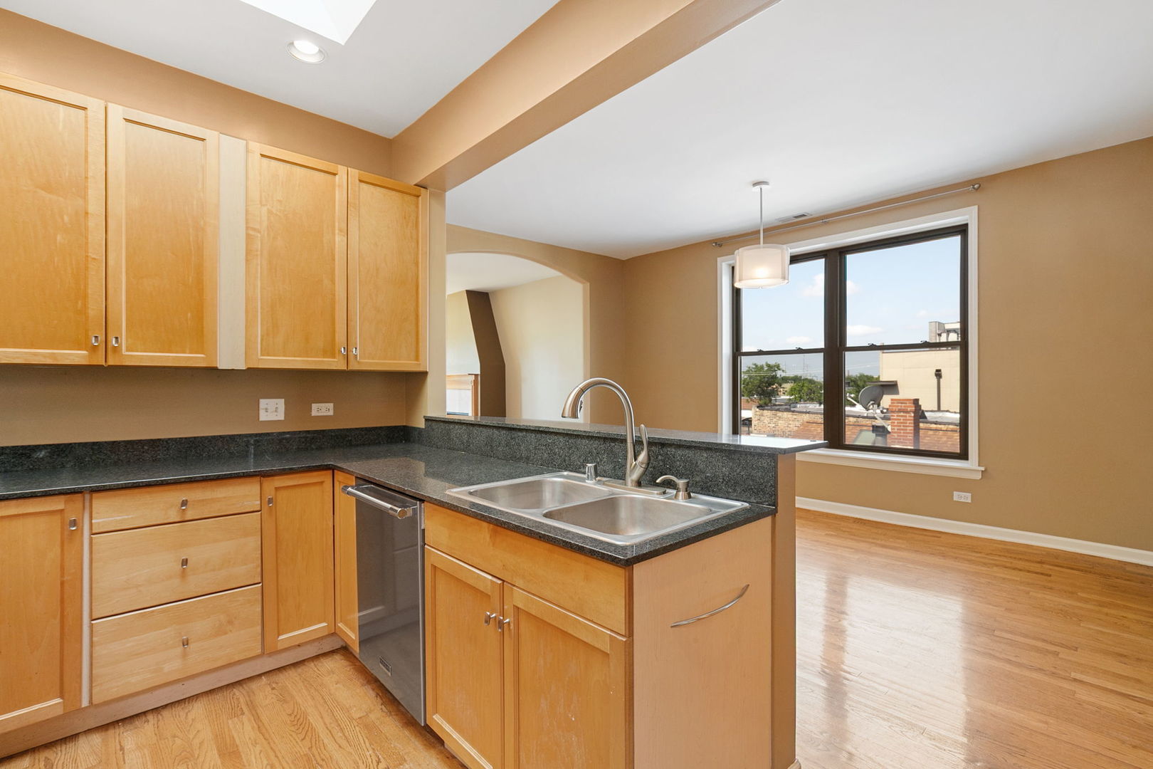 2332 W Huron Street Unit: 4