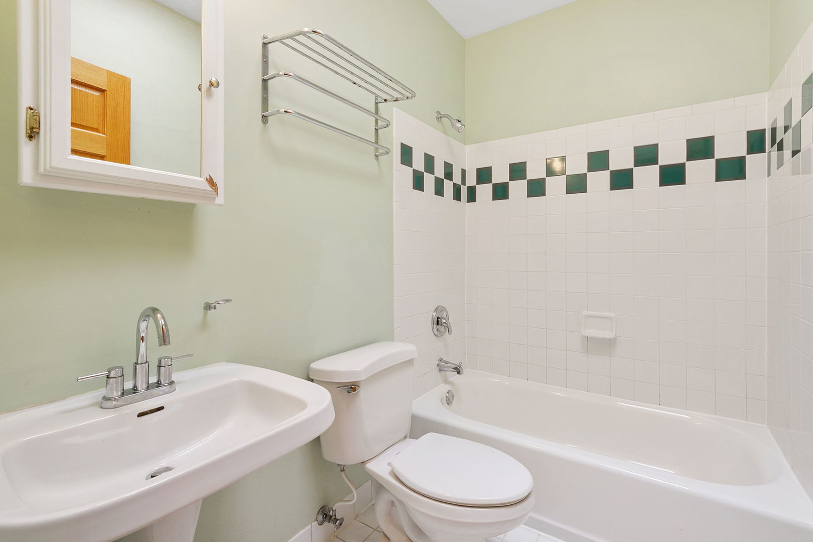 2332 W Huron Street Unit: 4