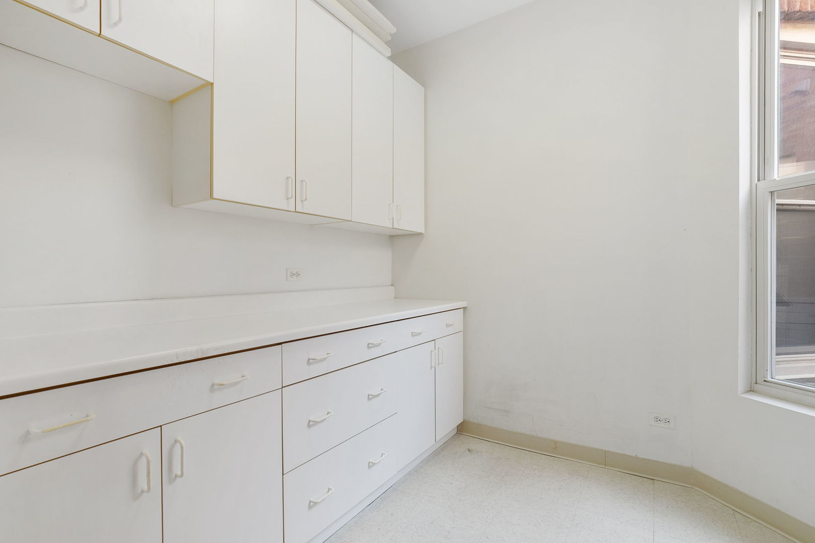 2332 W Huron Street Unit: 4