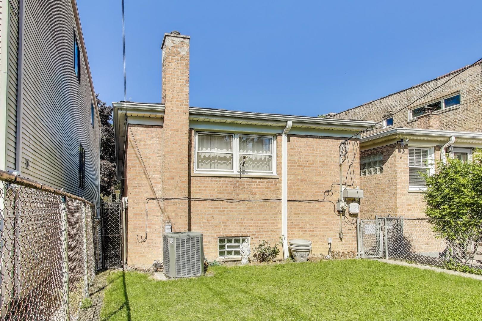 3823 N Kilpatrick Avenue