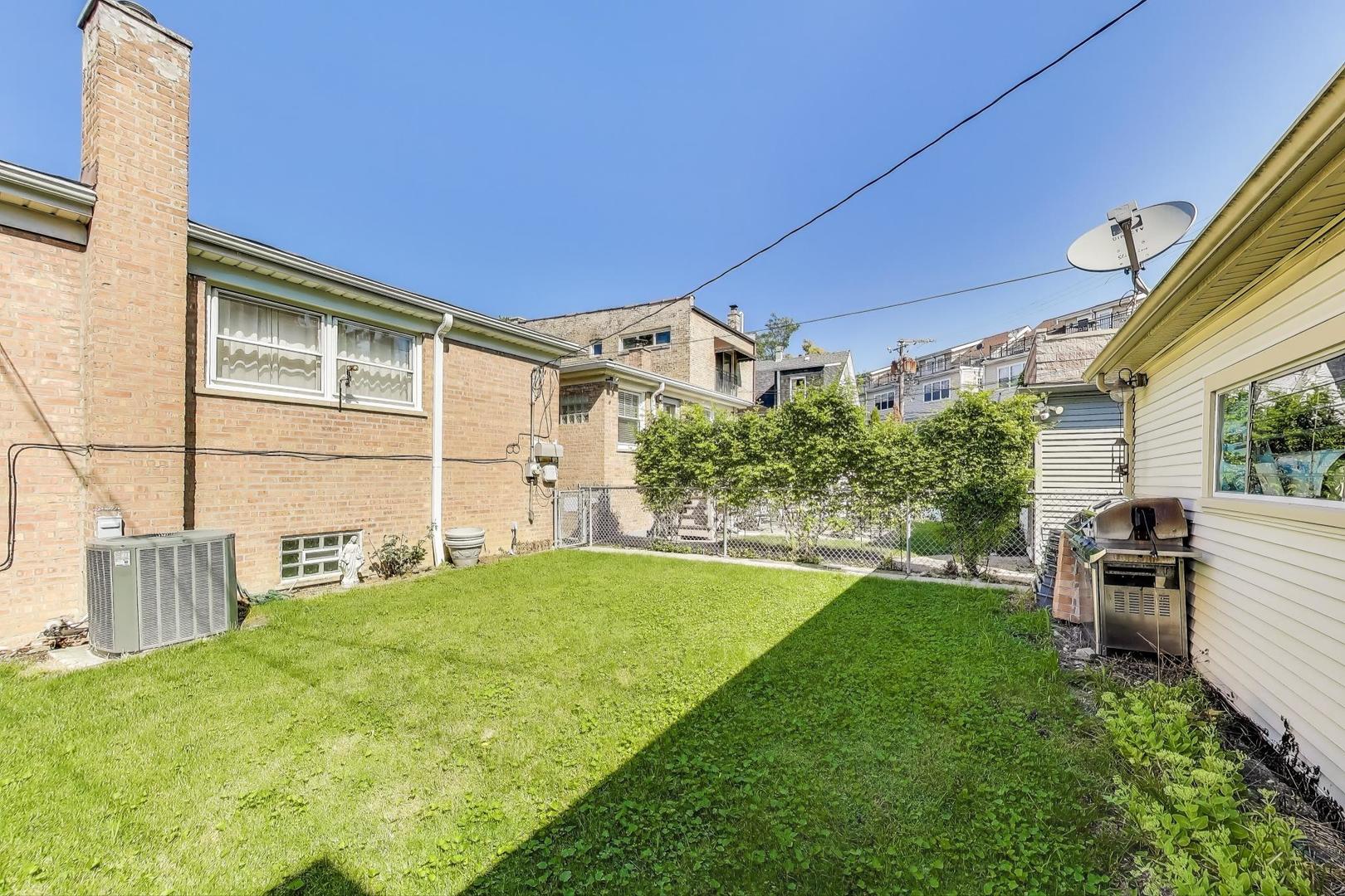 3823 N Kilpatrick Avenue