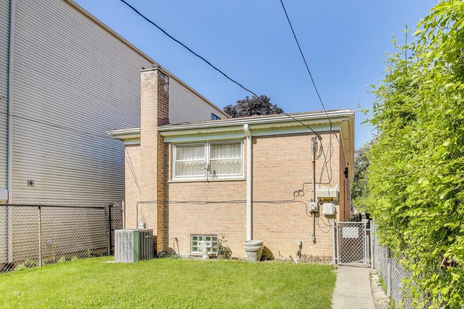 3823 N Kilpatrick Avenue