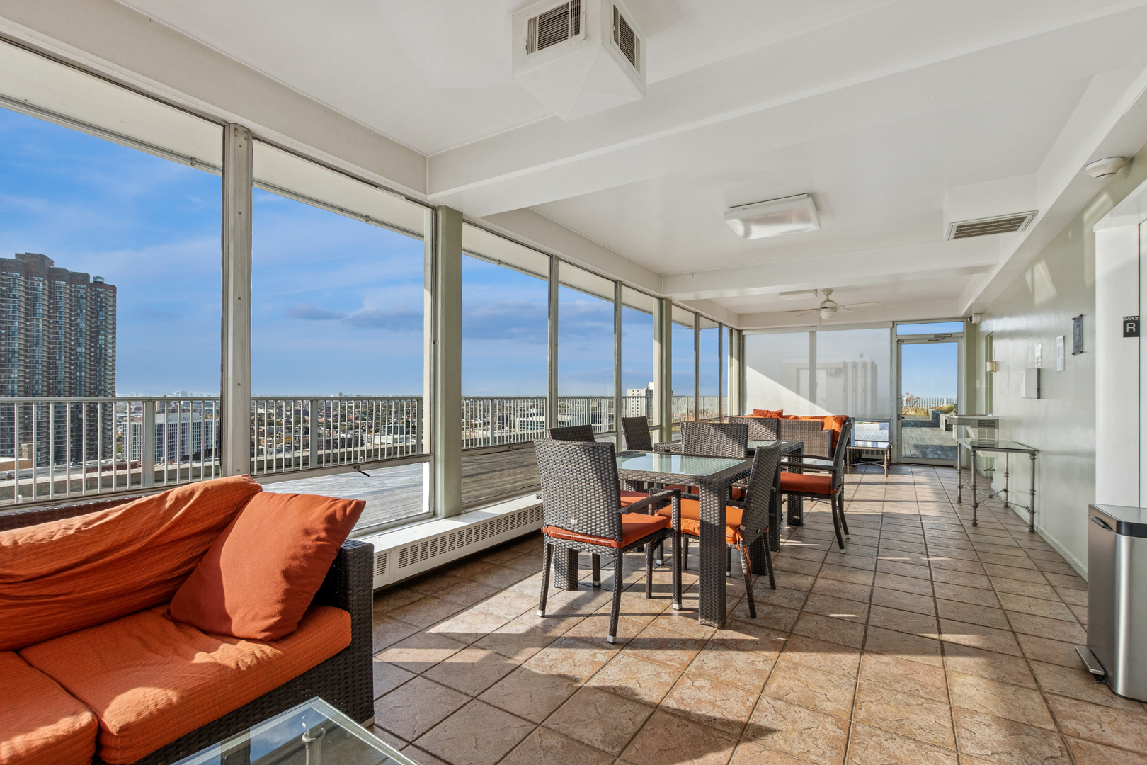 3900 N Lake Shore Drive Unit: 14D