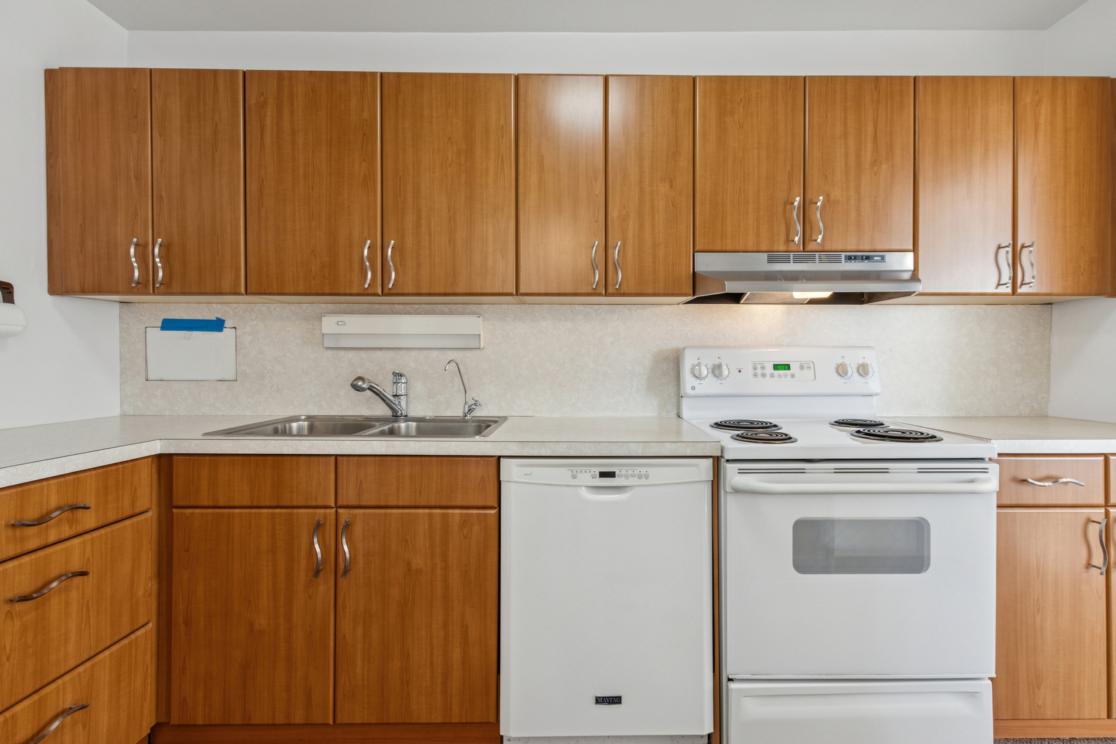 3900 N Lake Shore Drive Unit: 14D