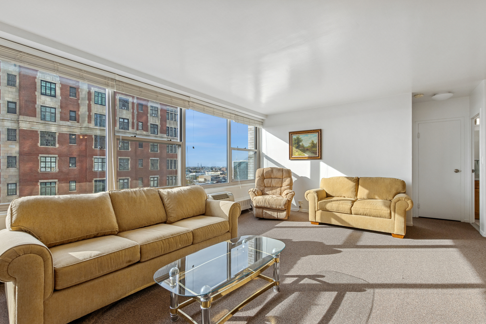 3900 N Lake Shore Drive Unit: 14D