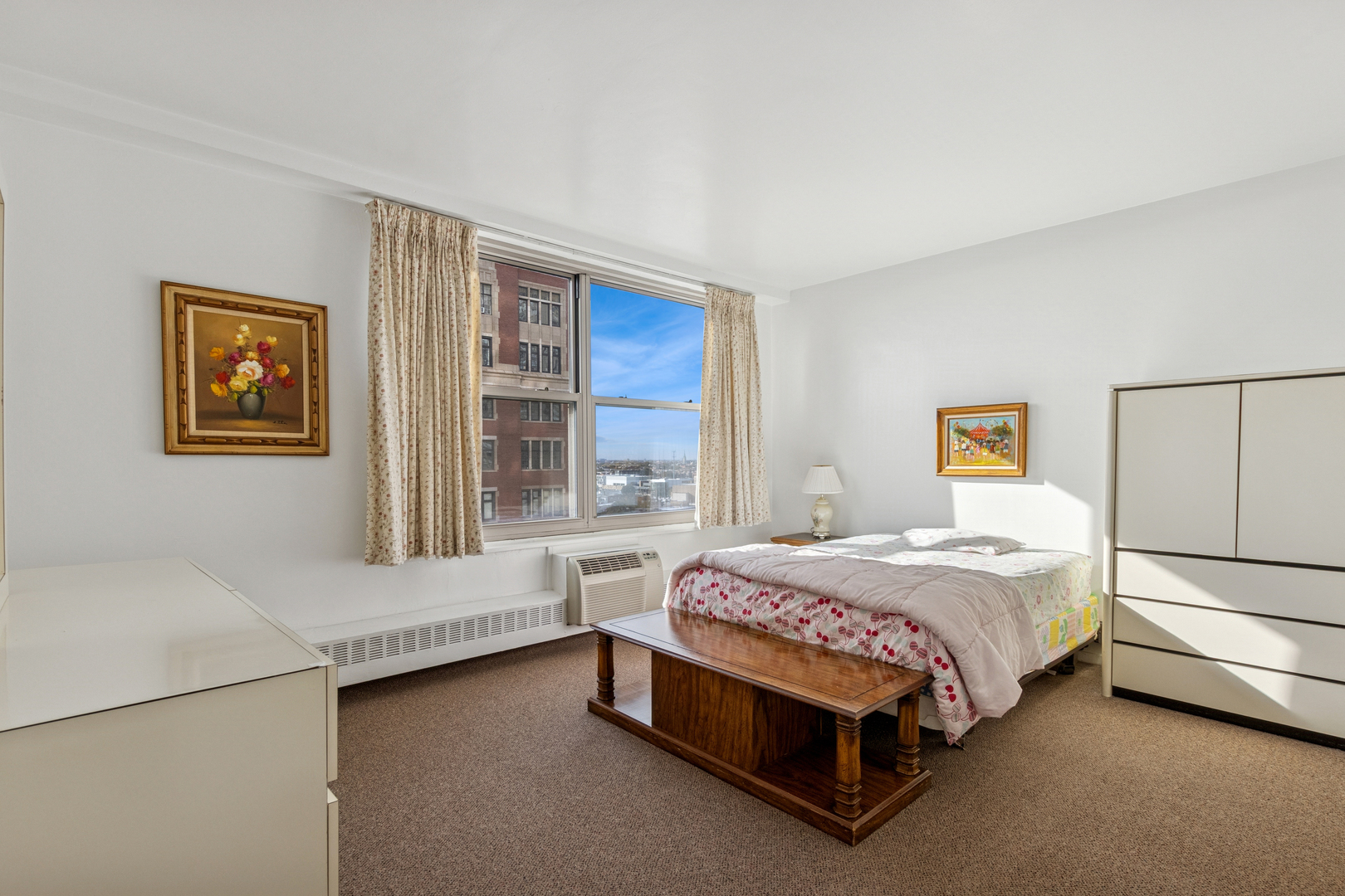 3900 N Lake Shore Drive Unit: 14D