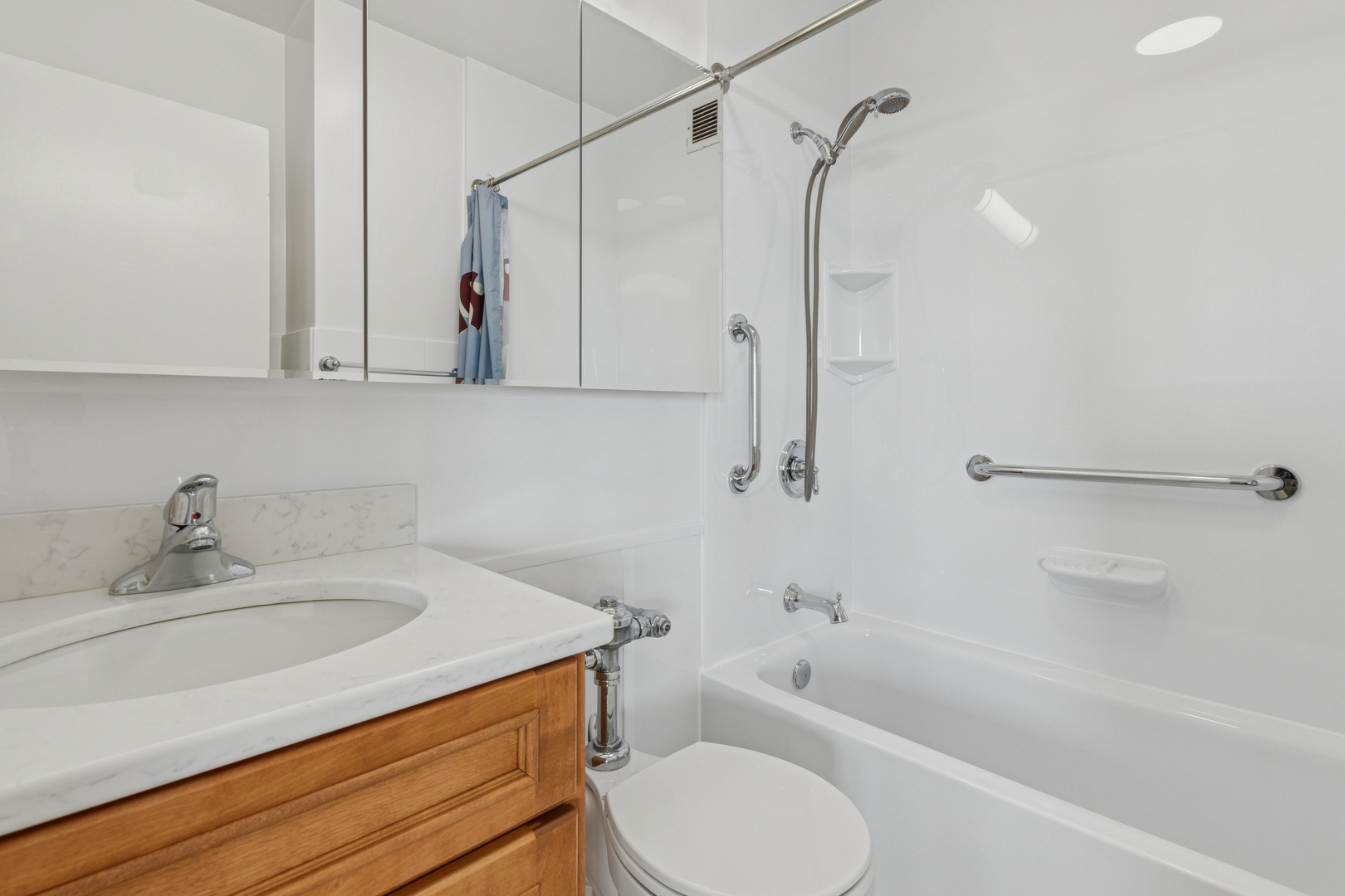 3900 N Lake Shore Drive Unit: 14D