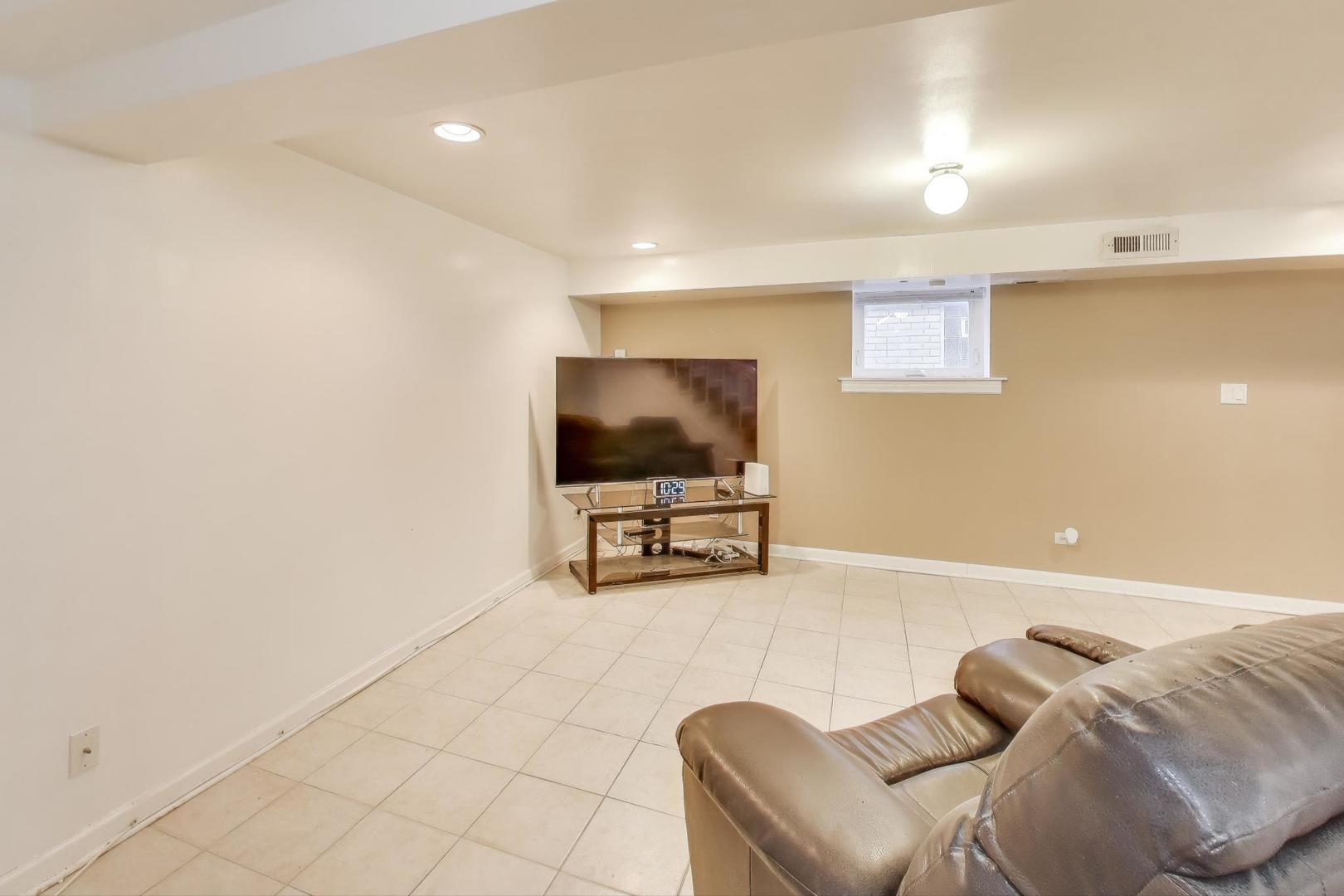 3625 N Overhill Avenue