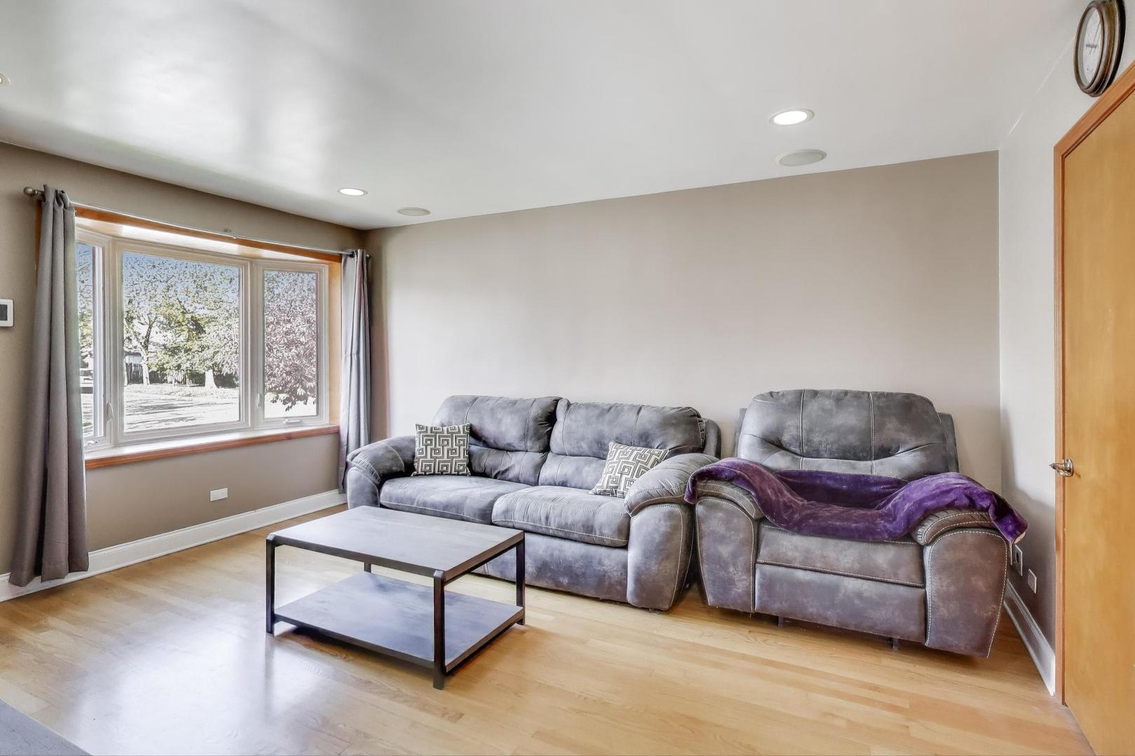 3625 N Overhill Avenue