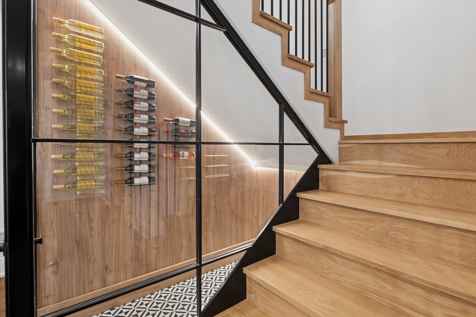 377 S Prairie Avenue