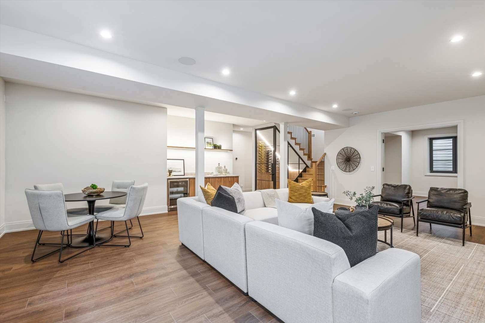 377 S Prairie Avenue