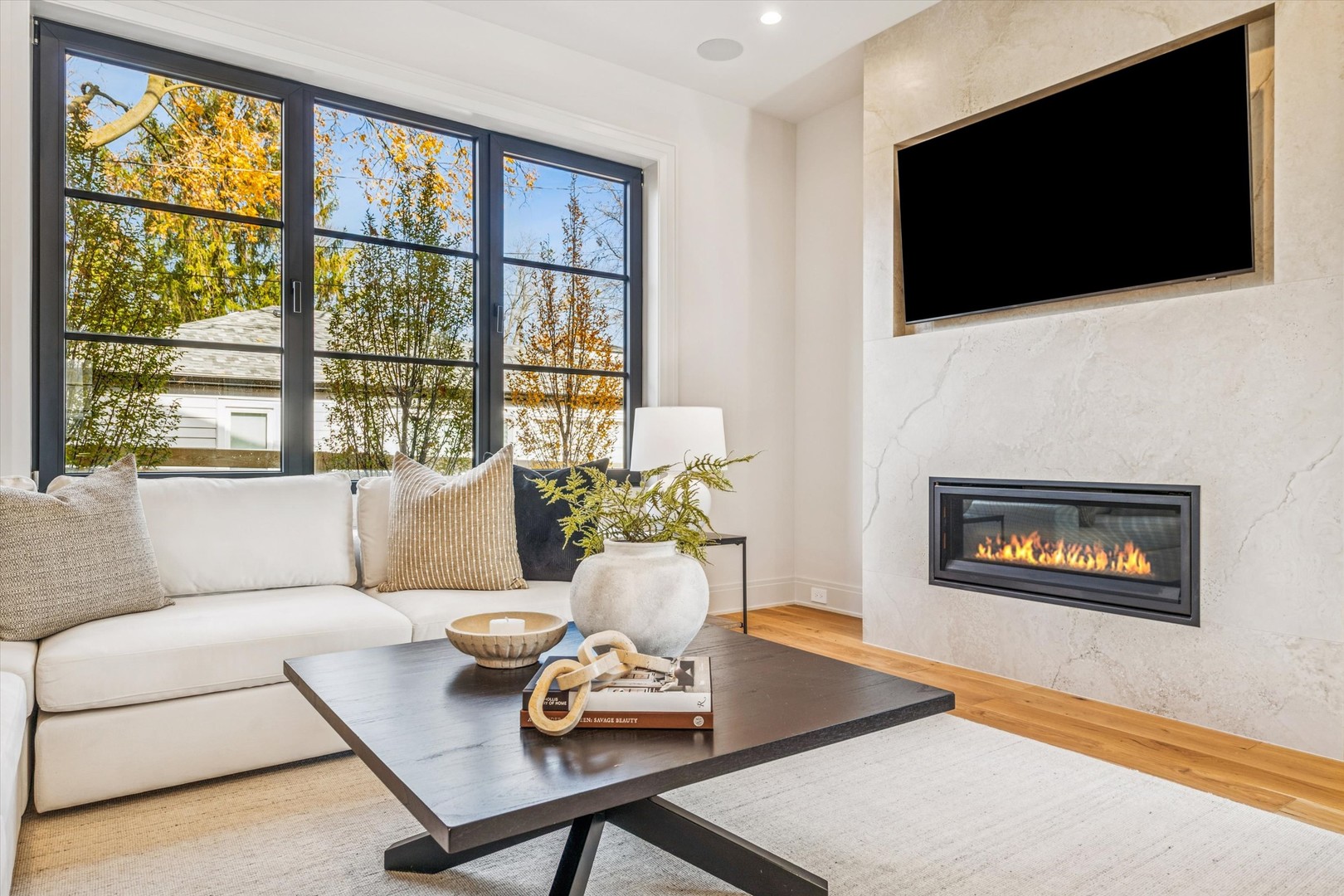 377 S Prairie Avenue