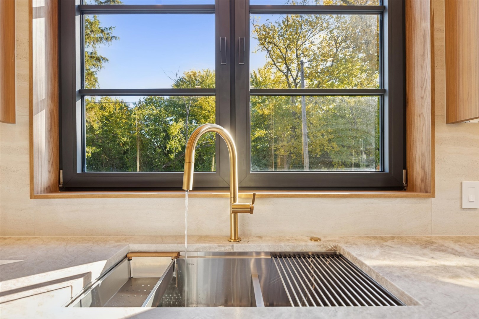 377 S Prairie Avenue