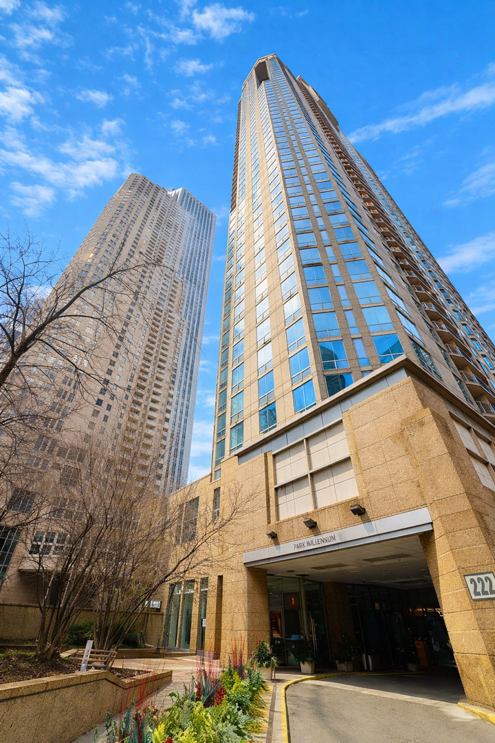 222 N Columbus Drive Unit: 3103