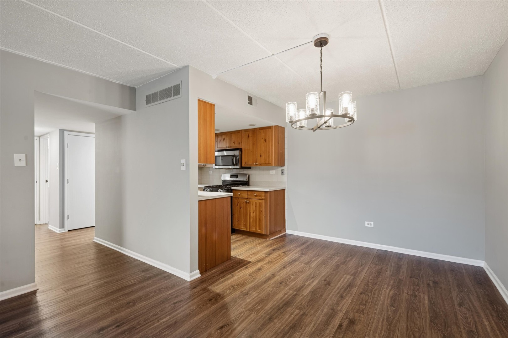 8025 Woodglen Lane Unit: 303