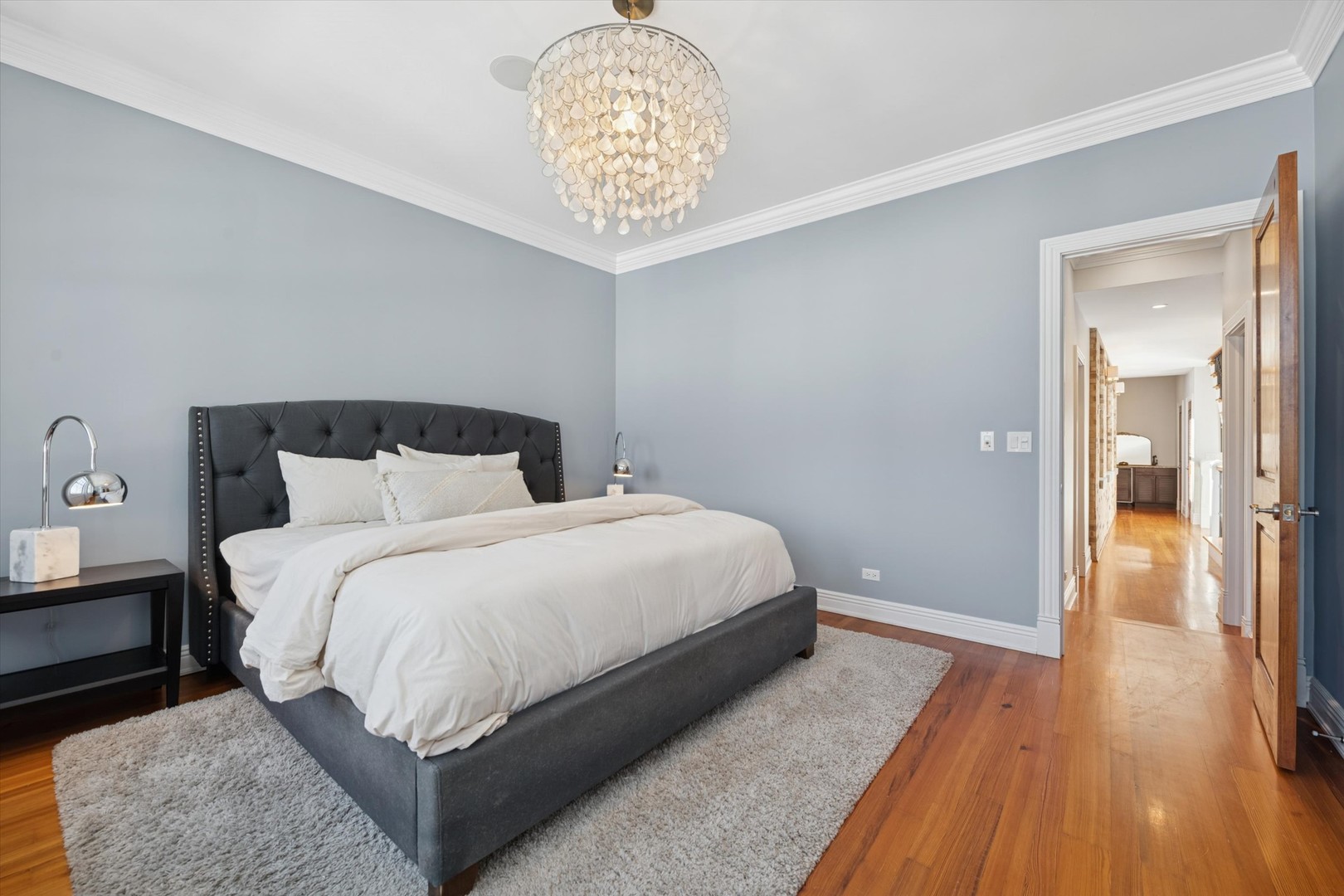 1622 N MARSHFIELD Avenue